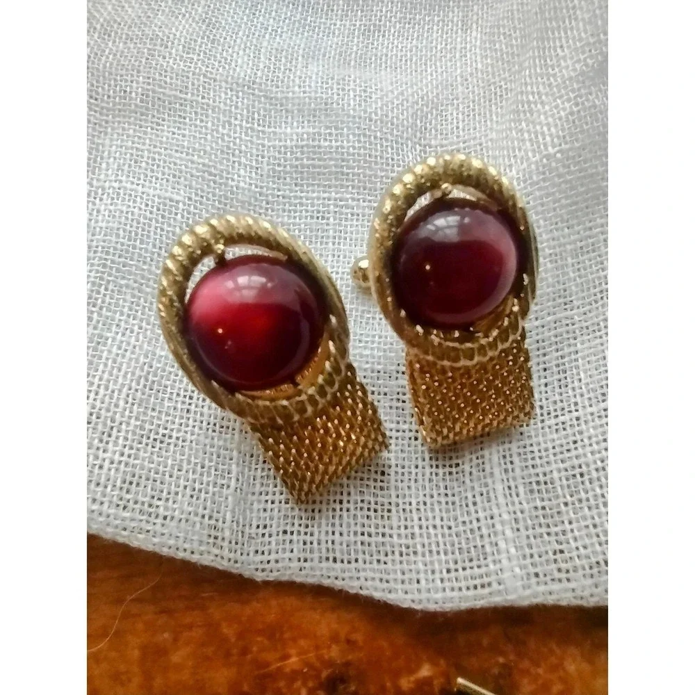 Vintage Gold Tone Mesh Wrap Cufflinks and Tie Bar Set Burgundy Red Cabochon
